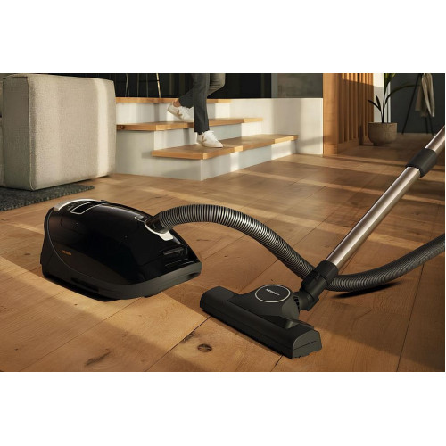 Пылесос Miele Complete C3 Black Diamond Ecoline SGSP3 черный