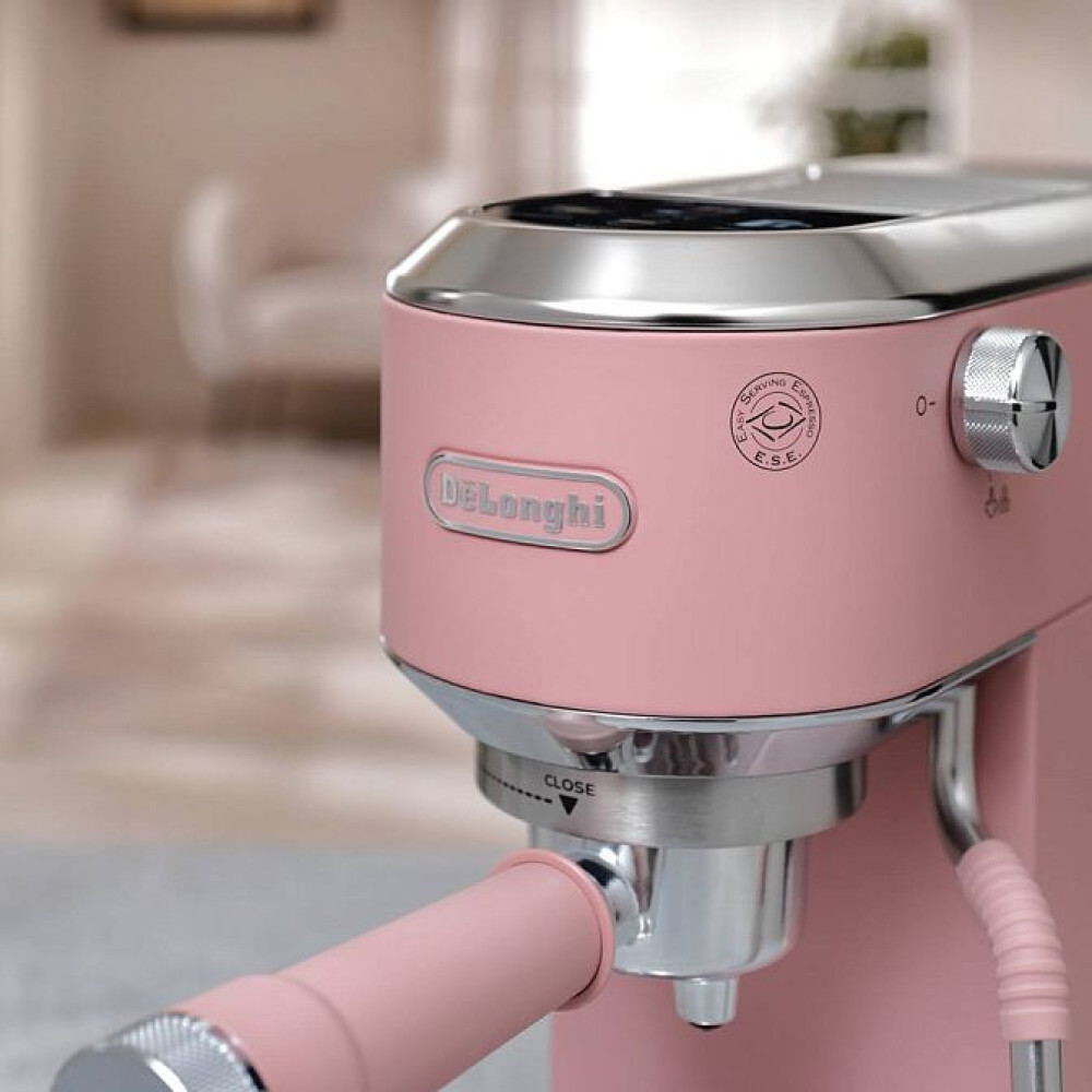 Кофеварка рожковая DeLonghi EC890.PK