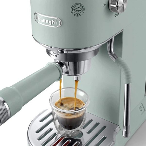 Кофеварка рожковая DeLonghi EC890.GR