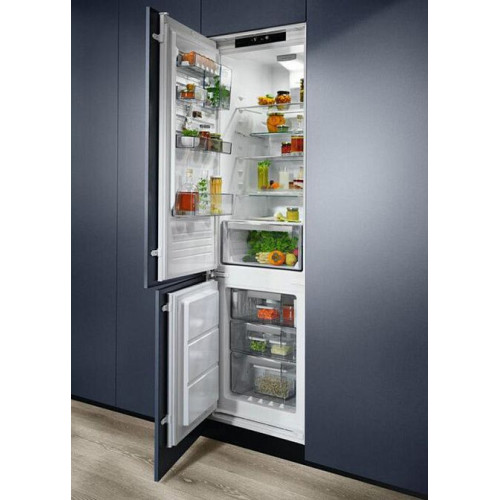 Холодильник Electrolux ENS8TE19S