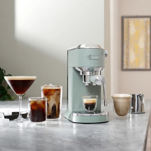 Кофеварка рожковая DeLonghi EC890.GR