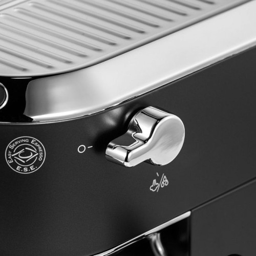 Кофеварка рожковая DeLonghi EC 685.BK