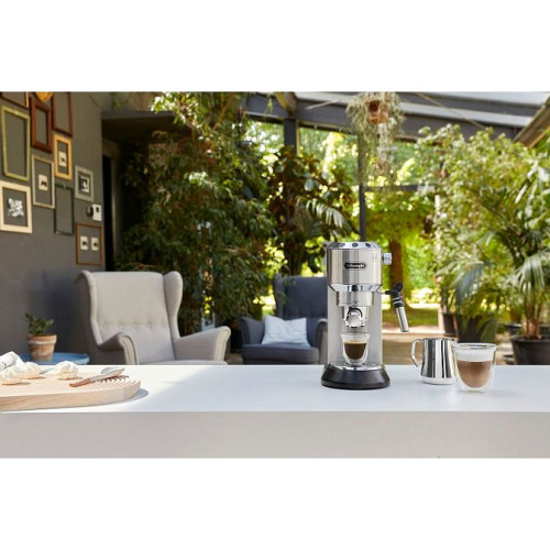 Кофеварка рожковая DeLonghi EC 685.M