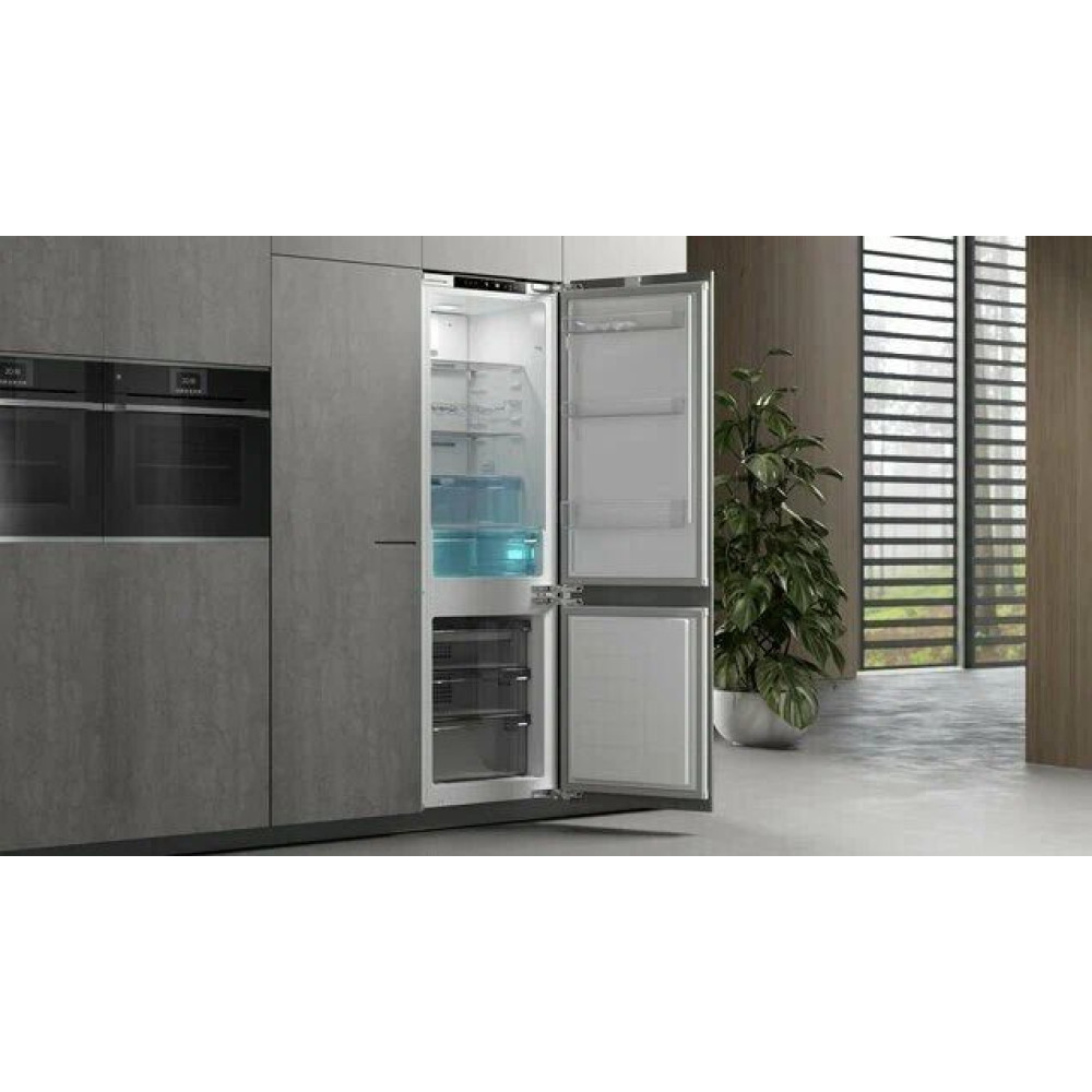 Встраиваемый холодильник Kuppersbusch FKG 8540.0i